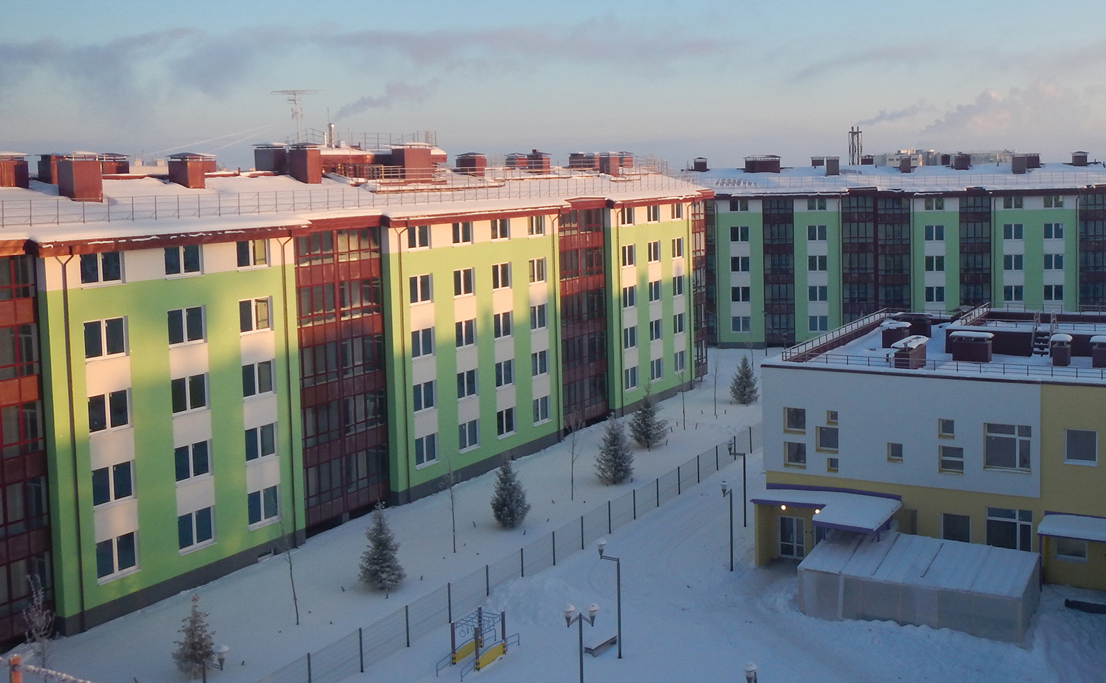 Двор ЖК Образцовый квартал с детскими площадками — вид сверху